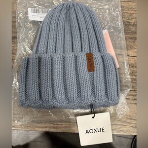Aoxue Gray Knit Beanie
